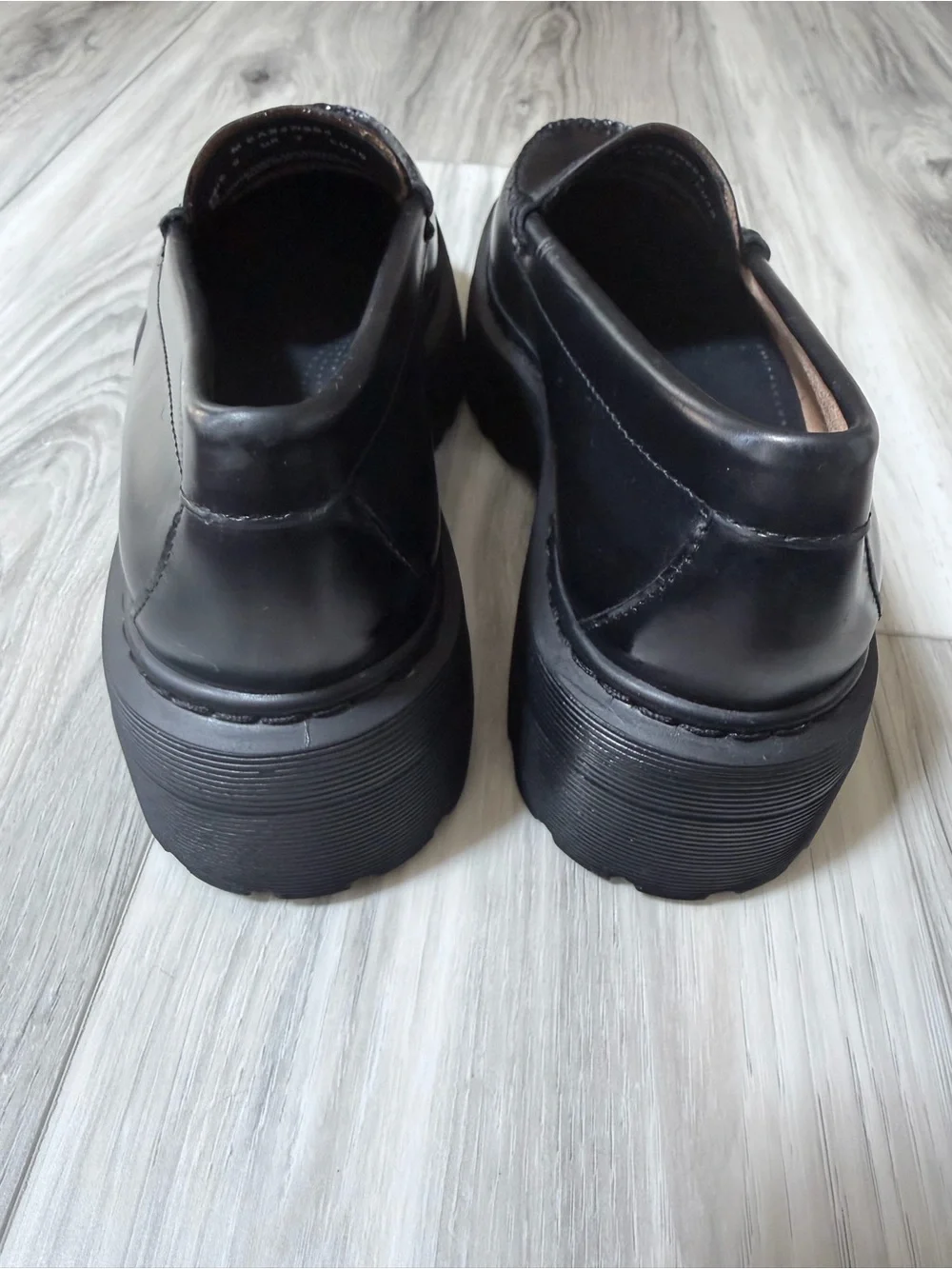 G.H. Bass Weejuns Lug Sole Penny Loafers Size 9